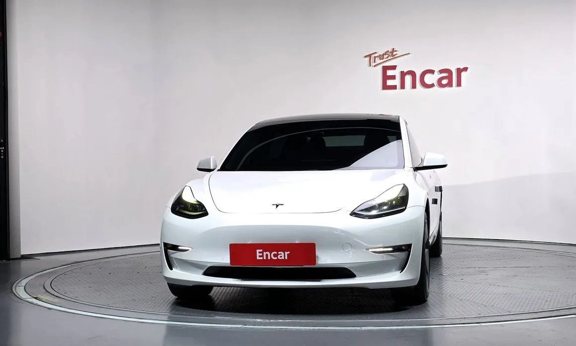Tesla Model 3 — фото 3