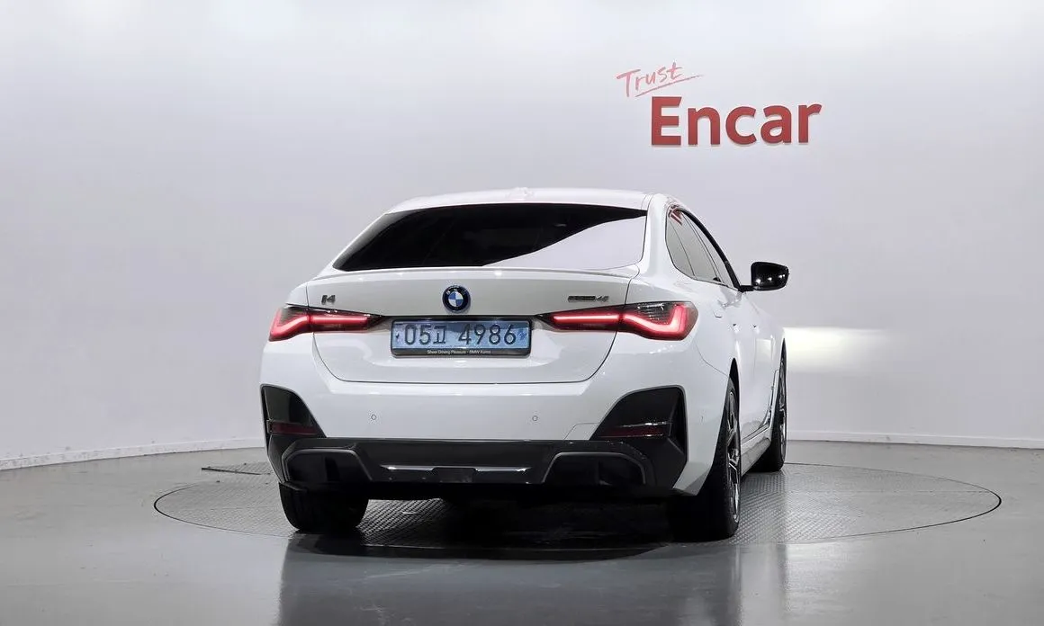 BMW i4 — фото 3