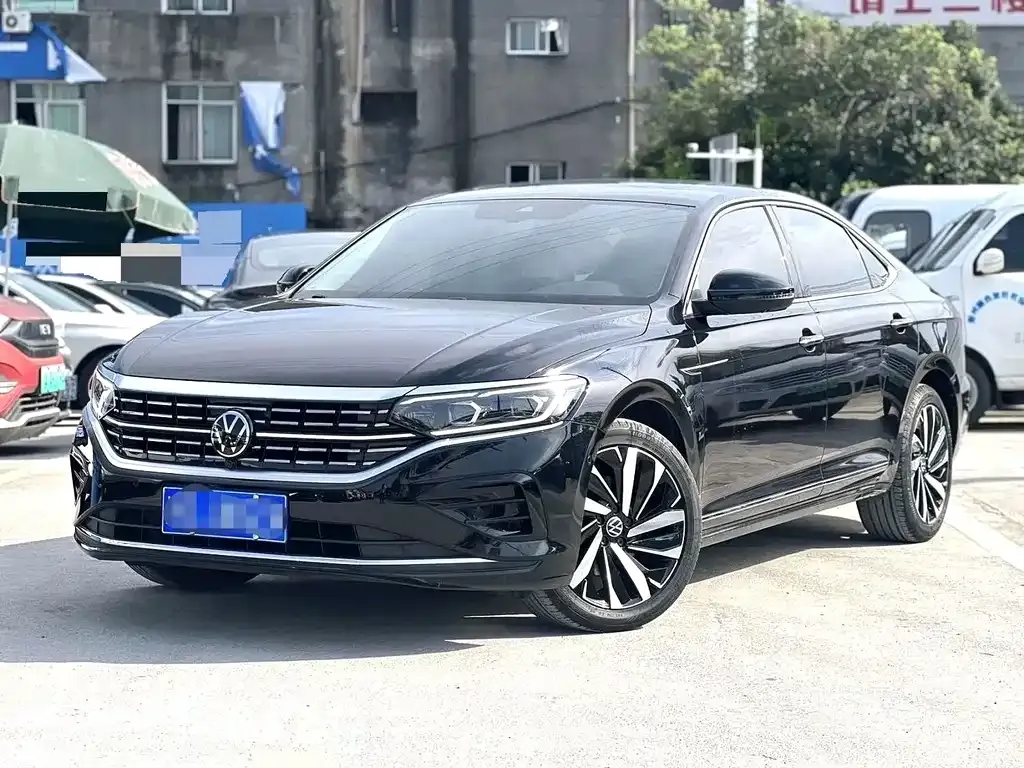 Volkswagen Passat — фото 1