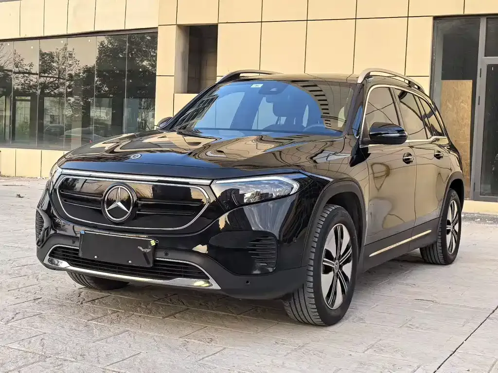 Mercedes-Benz EQB — фото 1