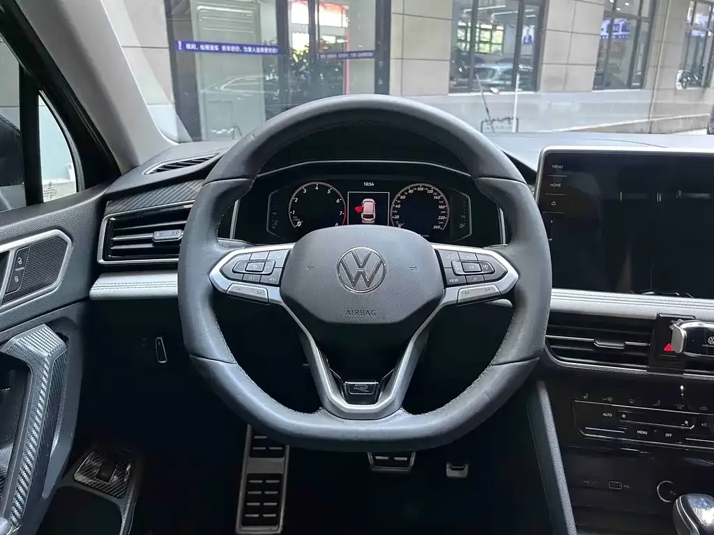 Volkswagen Tiguan L — фото 7