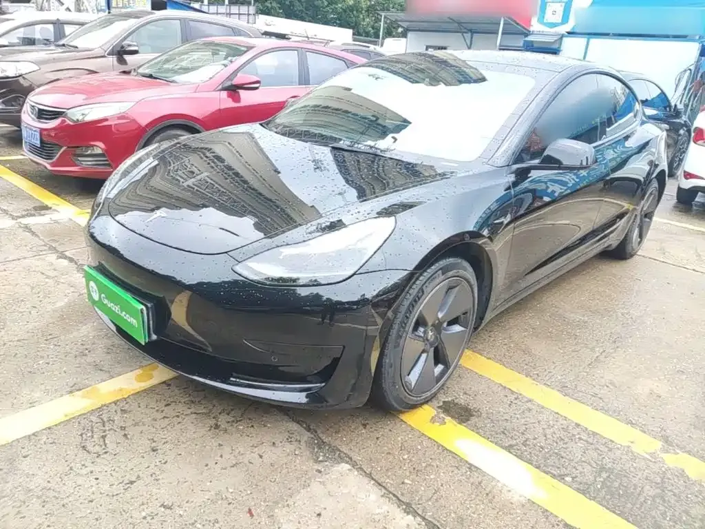 Tesla Model 3 — фото 1