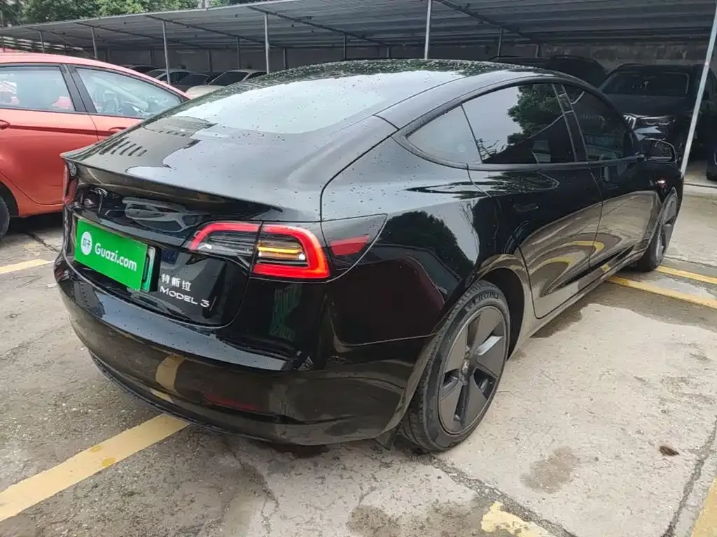 Tesla Model 3 — фото 4