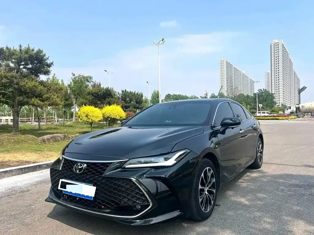 Toyota Avalon — фото 1