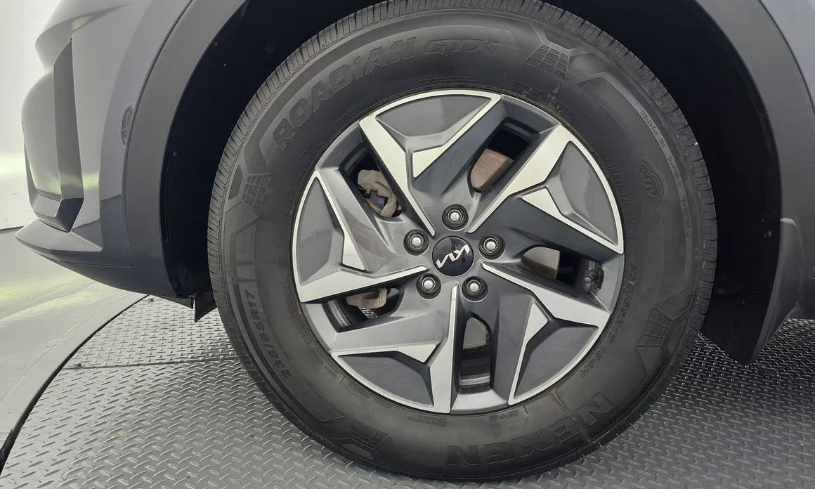 Kia Sorento — фото 8