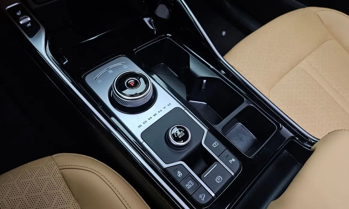 Kia Sorento — фото 7