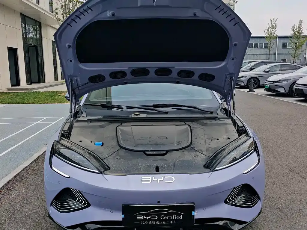 BYD Seal — фото 3