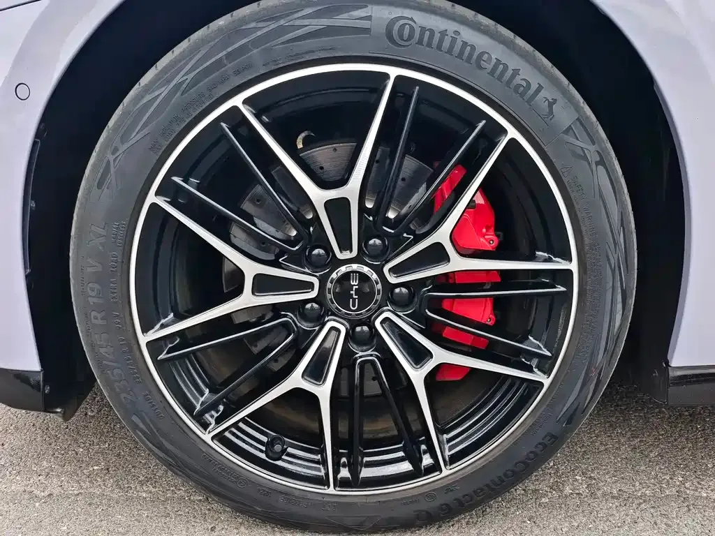 BYD Seal — фото 2