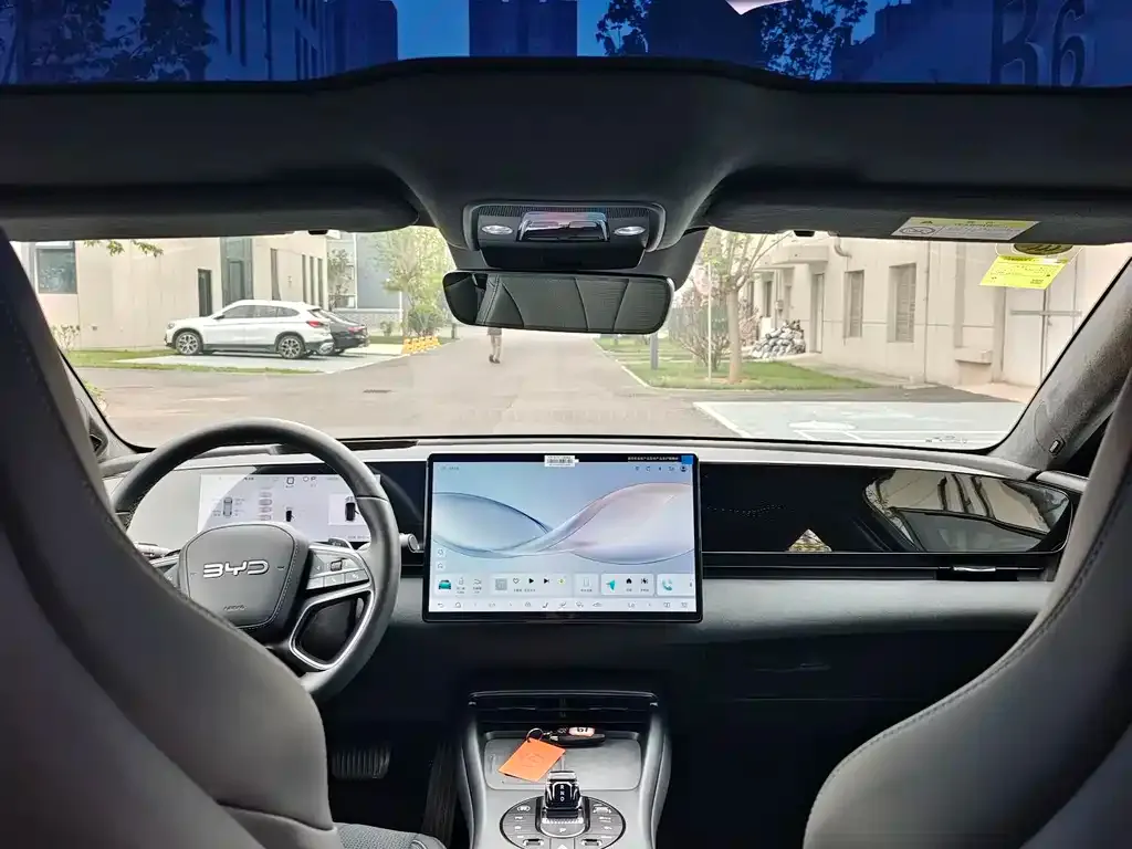BYD Seal — фото 4