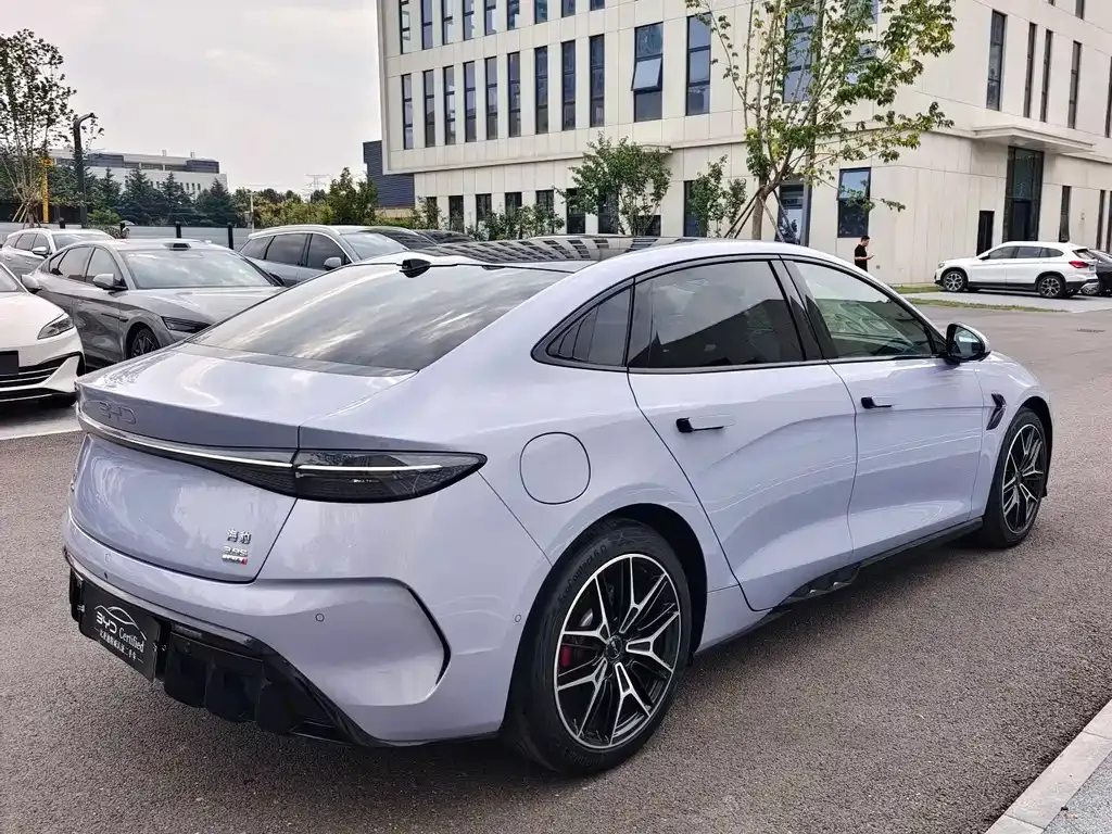BYD Seal — фото 10