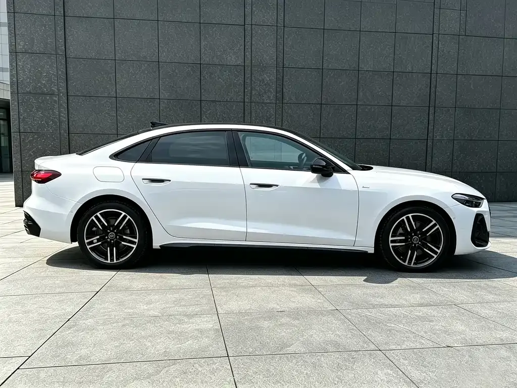 Audi A5L — фото 10