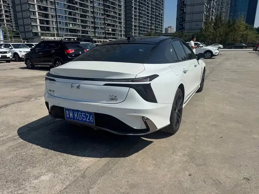 Hongqi H6 — фото 9