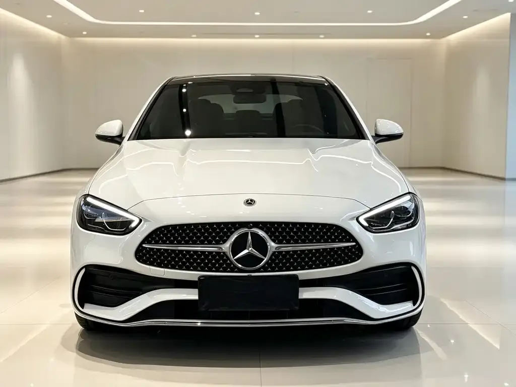 Mercedes-Benz C-Class — фото 1