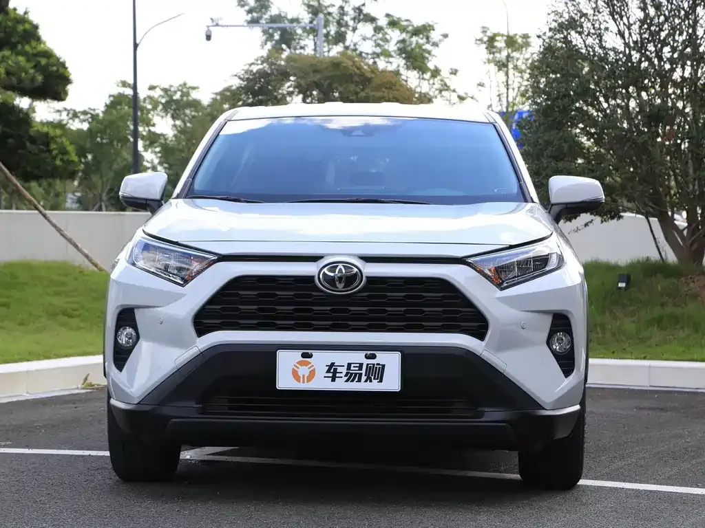 Toyota RAV4 — фото 6