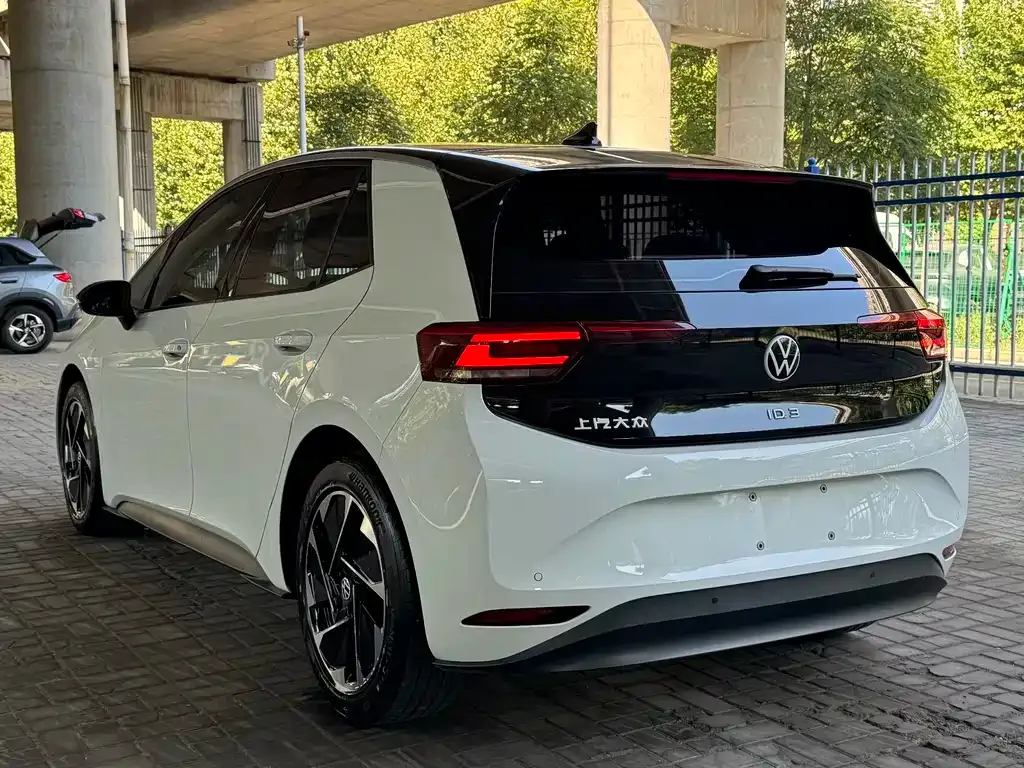Volkswagen ID.3 — фото 3