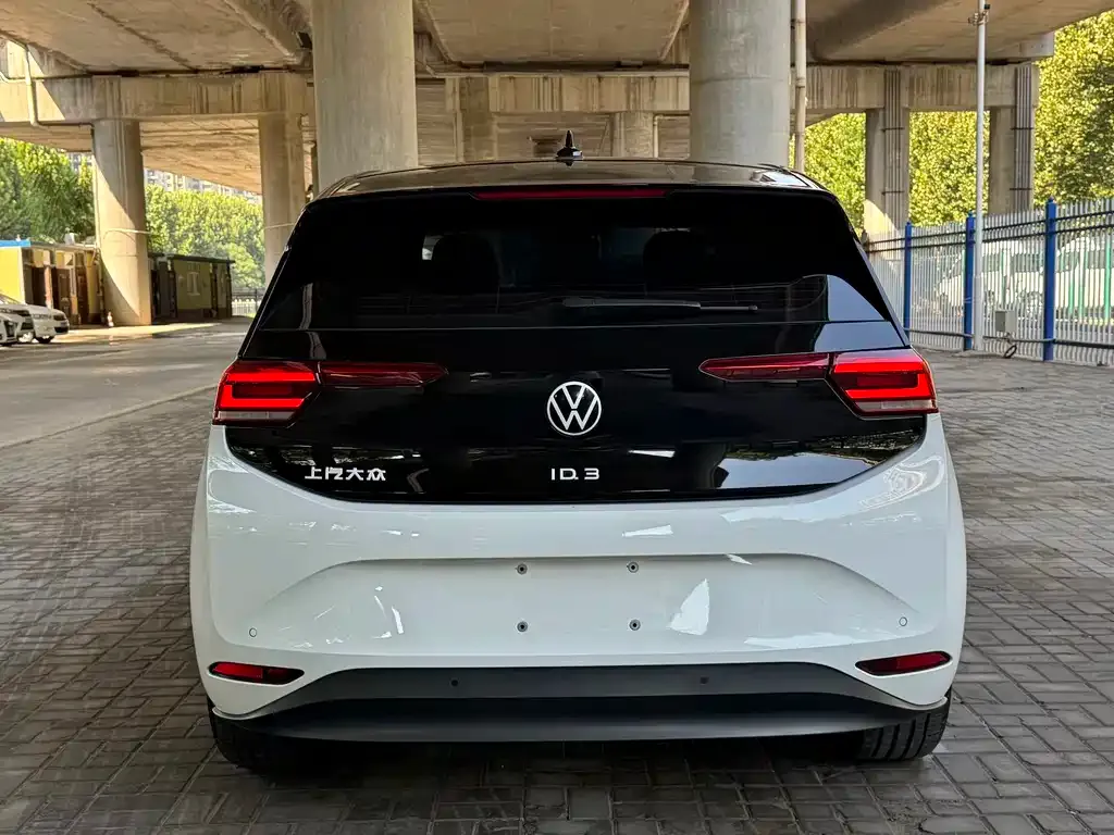 Volkswagen ID.3 — фото 6