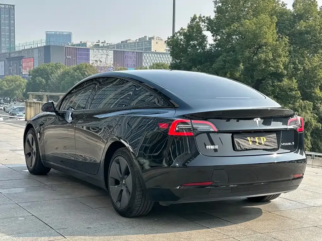 Tesla Model 3 — фото 8