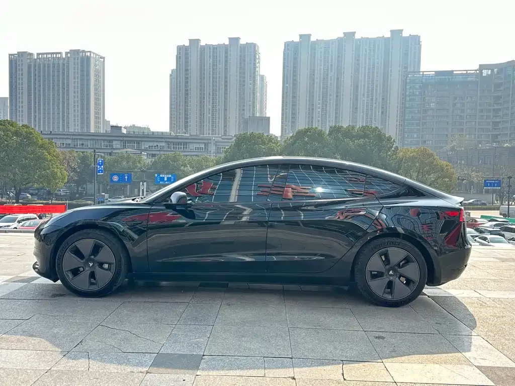 Tesla Model 3 — фото 6