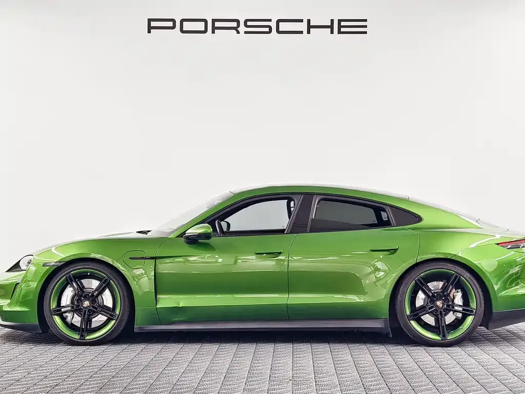 Porsche Taycan — фото 9