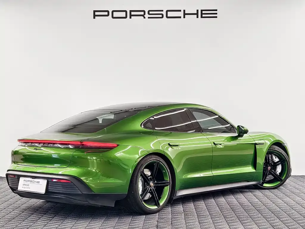 Porsche Taycan — фото 7