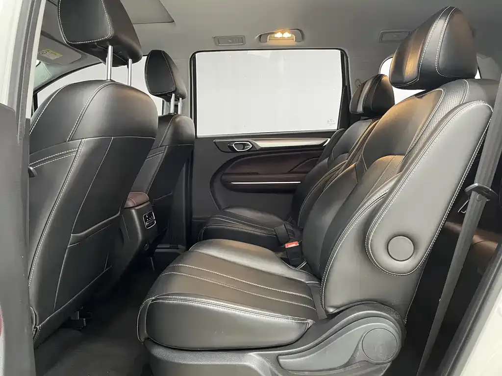 GAC Motor Trumpchi M6 — фото 10