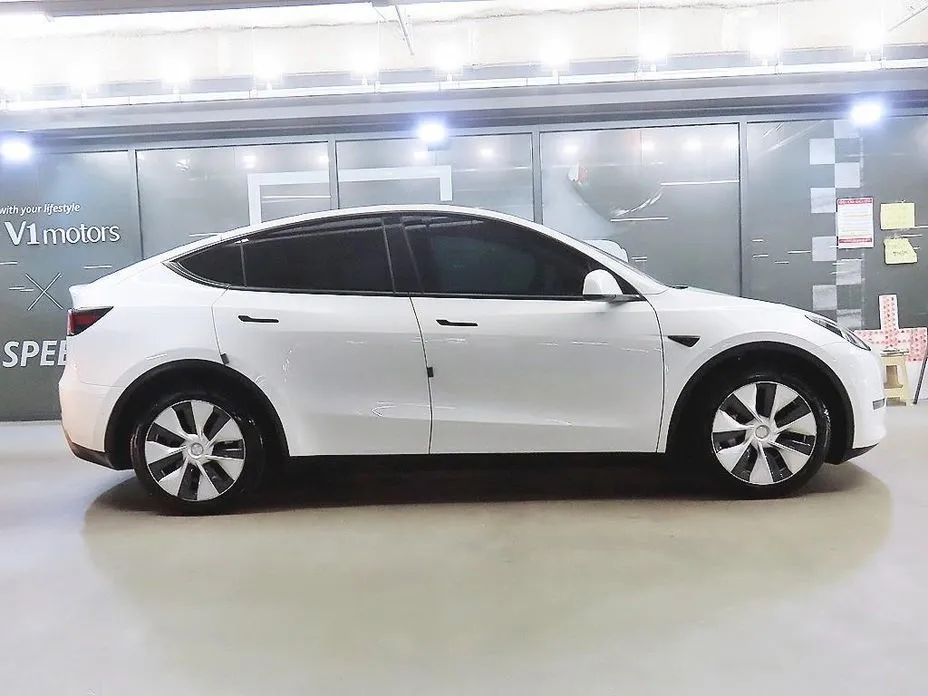 Tesla Model Y — фото 2