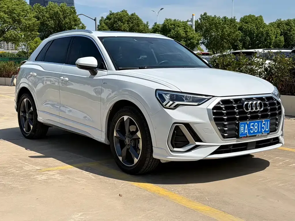 Audi Q3 — фото 10