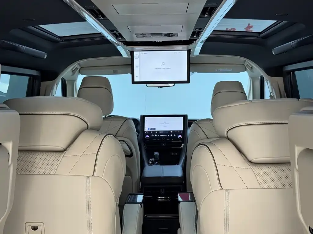 Toyota Vellfire — фото 6