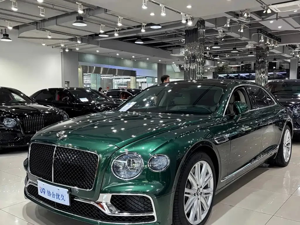 Bentley Flying Spur — фото 1