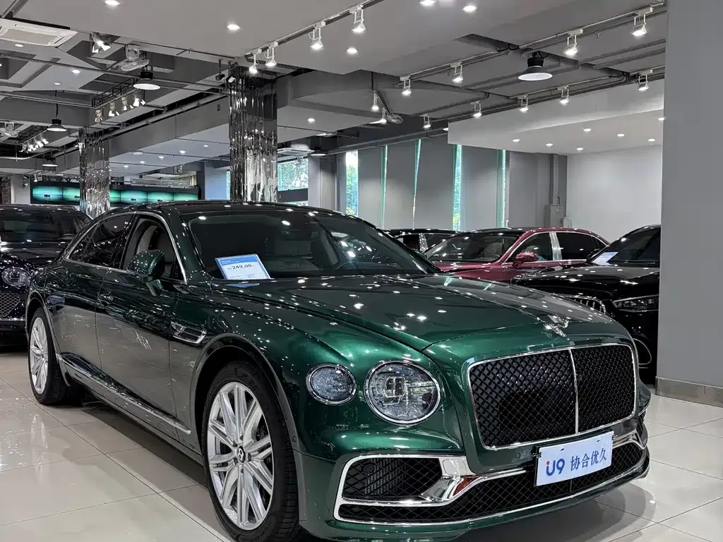 Bentley Flying Spur — фото 5