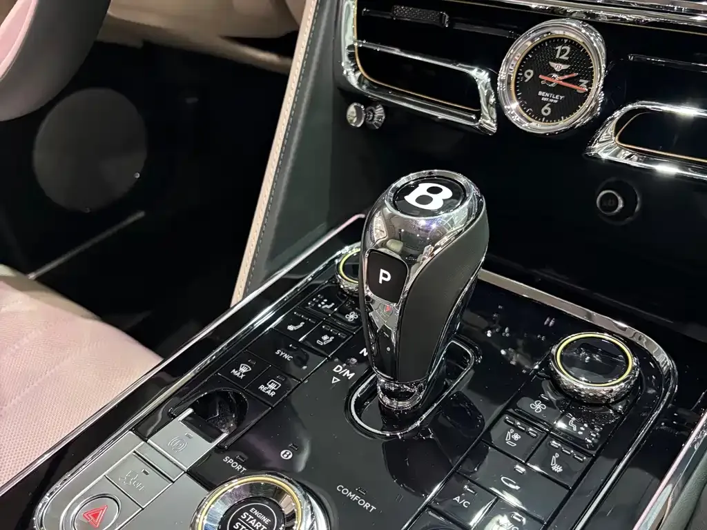 Bentley Flying Spur — фото 2