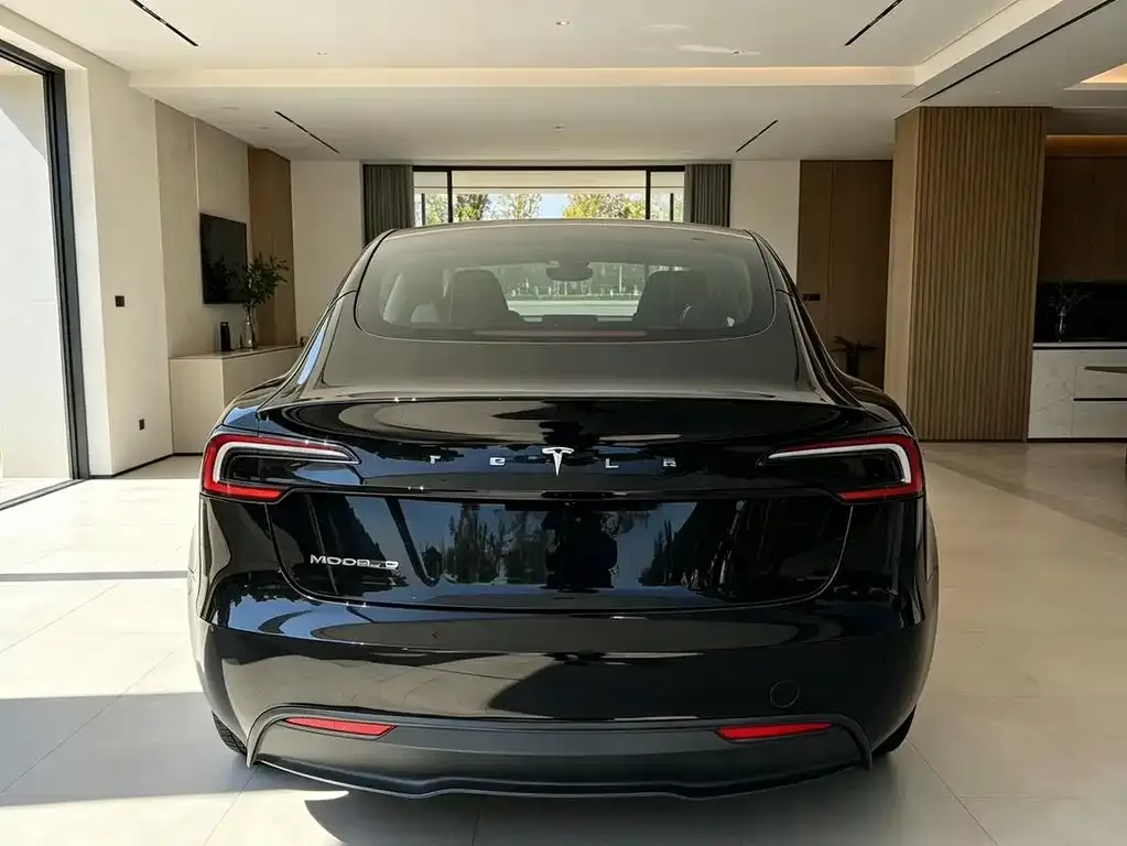 Tesla Model 3 — фото 7