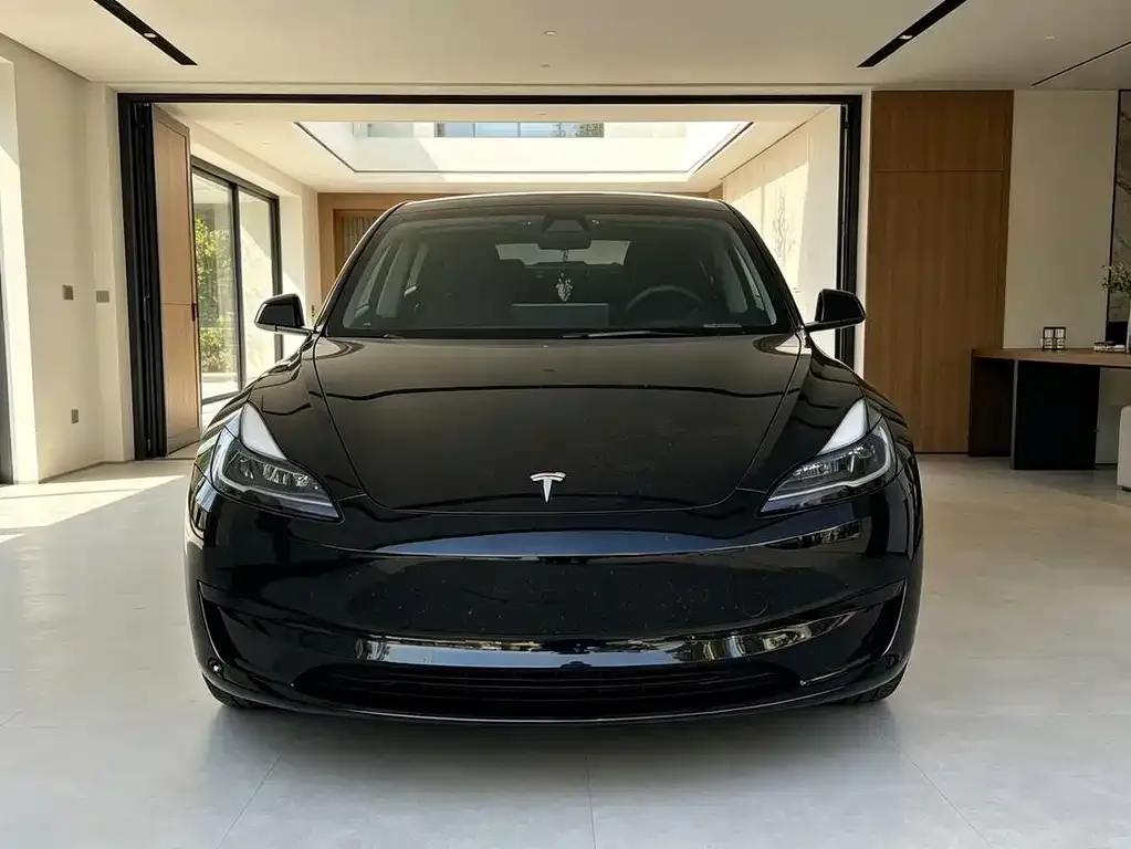 Tesla Model 3 — фото 5