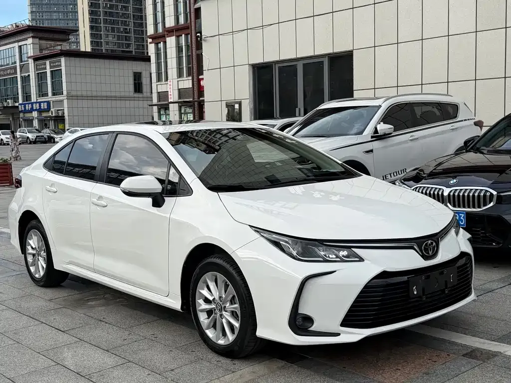 Toyota Corolla — фото 9