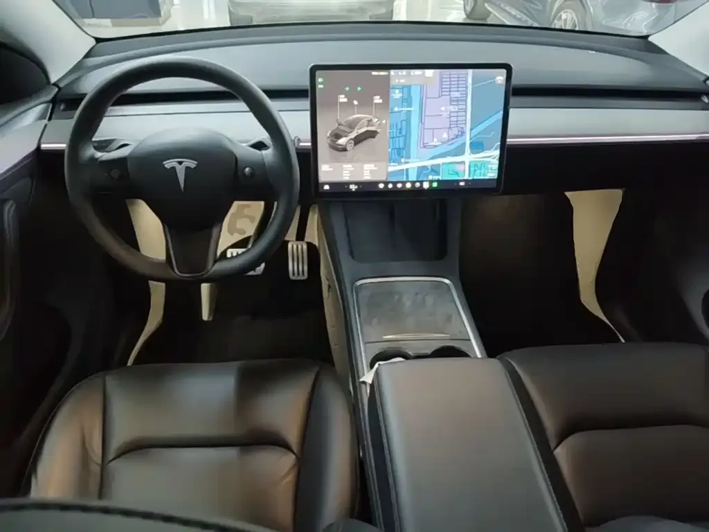 Tesla Model Y — фото 8