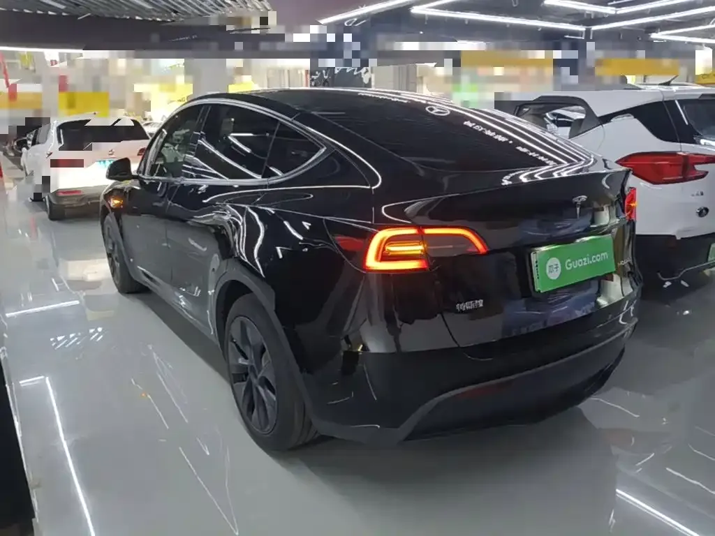 Tesla Model Y — фото 3