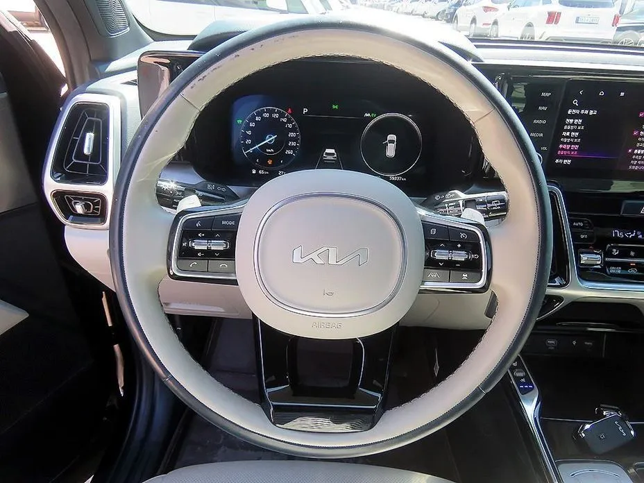 Kia Sorento — фото 6