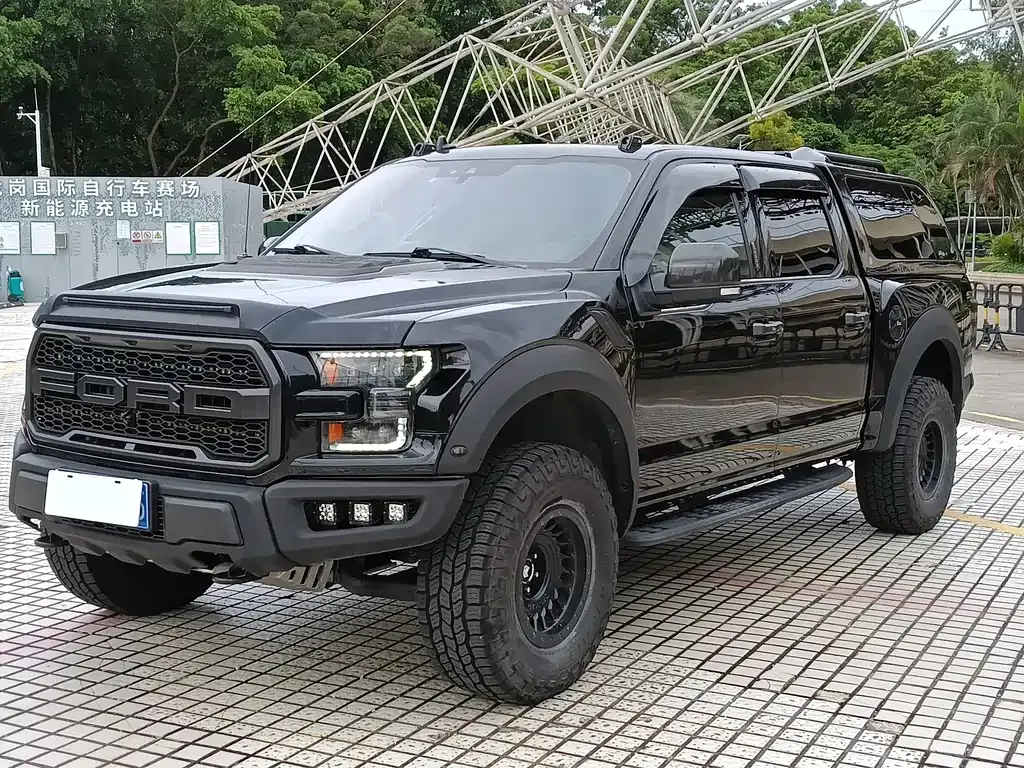 Ford F-150 Raptor — фото 1
