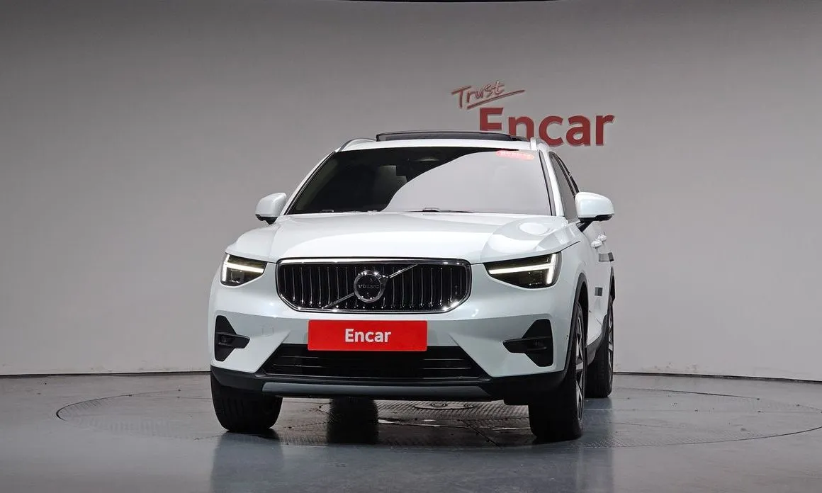 Volvo XC40 — фото 2