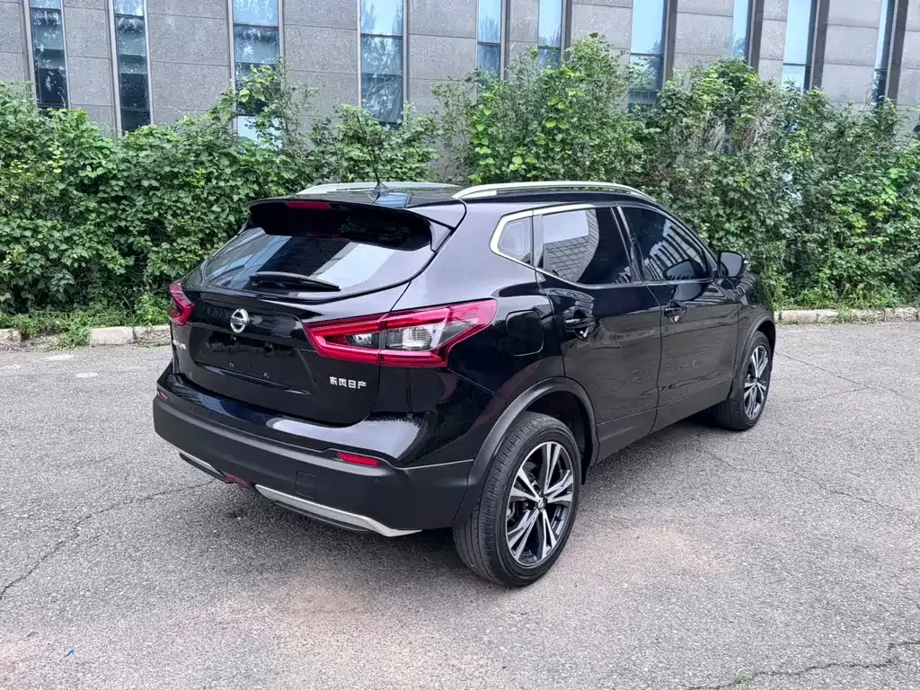 Nissan Qashqai — фото 9