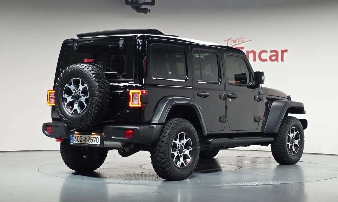 Jeep Wrangler — фото 8
