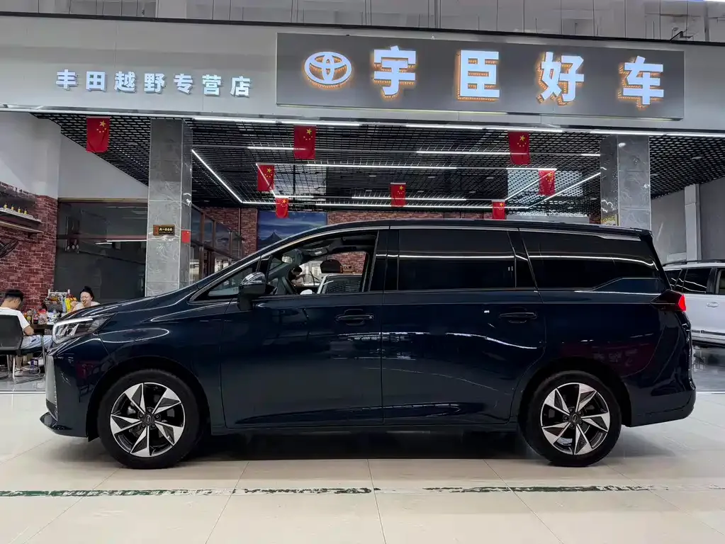 GAC Motor Trumpchi M6 — фото 2