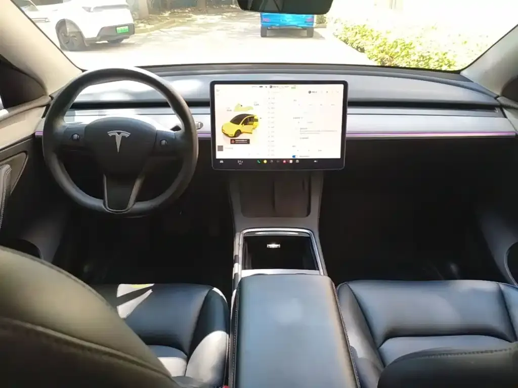 Tesla Model Y — фото 3