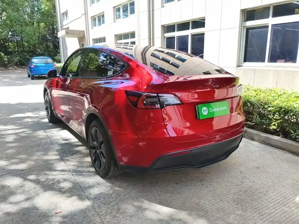 Tesla Model Y — фото 5