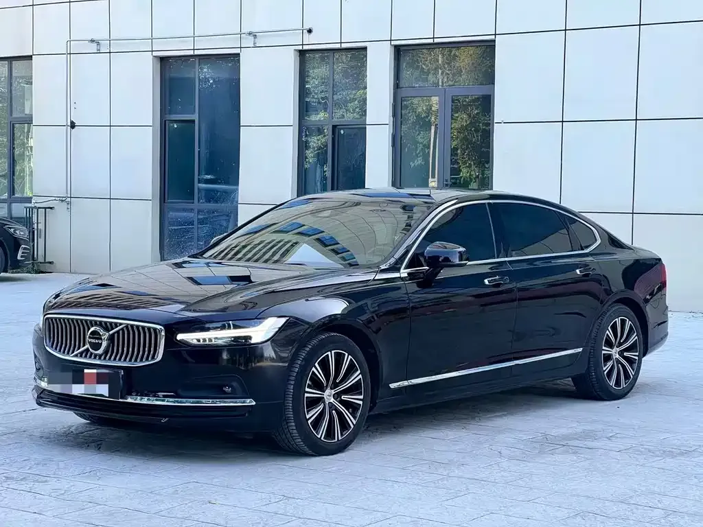 Volvo S90 — фото 1