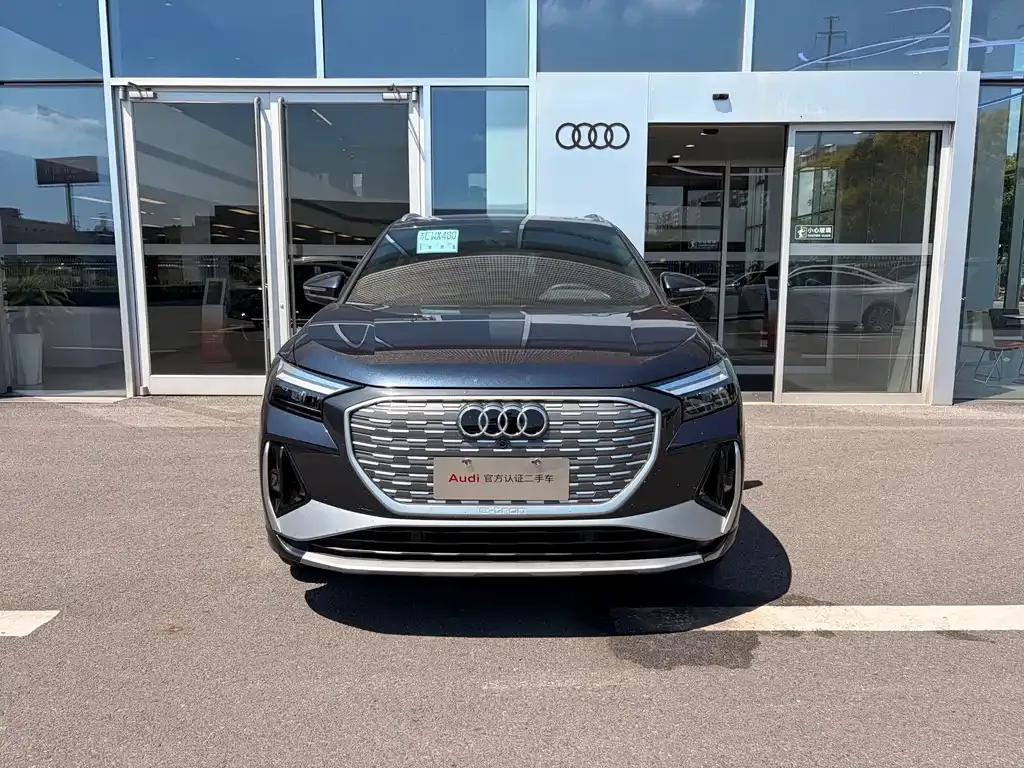 Audi Q4 e-tron — фото 9