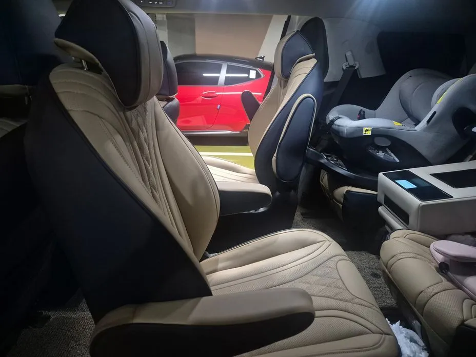 Kia Carnival — фото 10