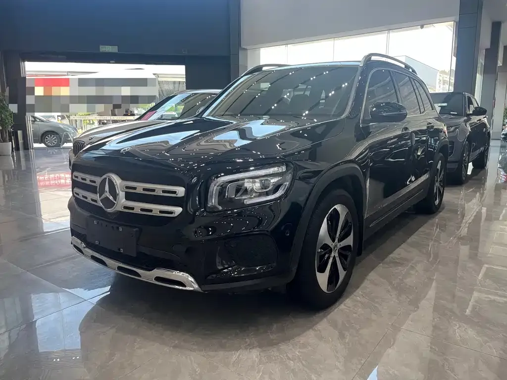 Mercedes-Benz GLB — фото 1