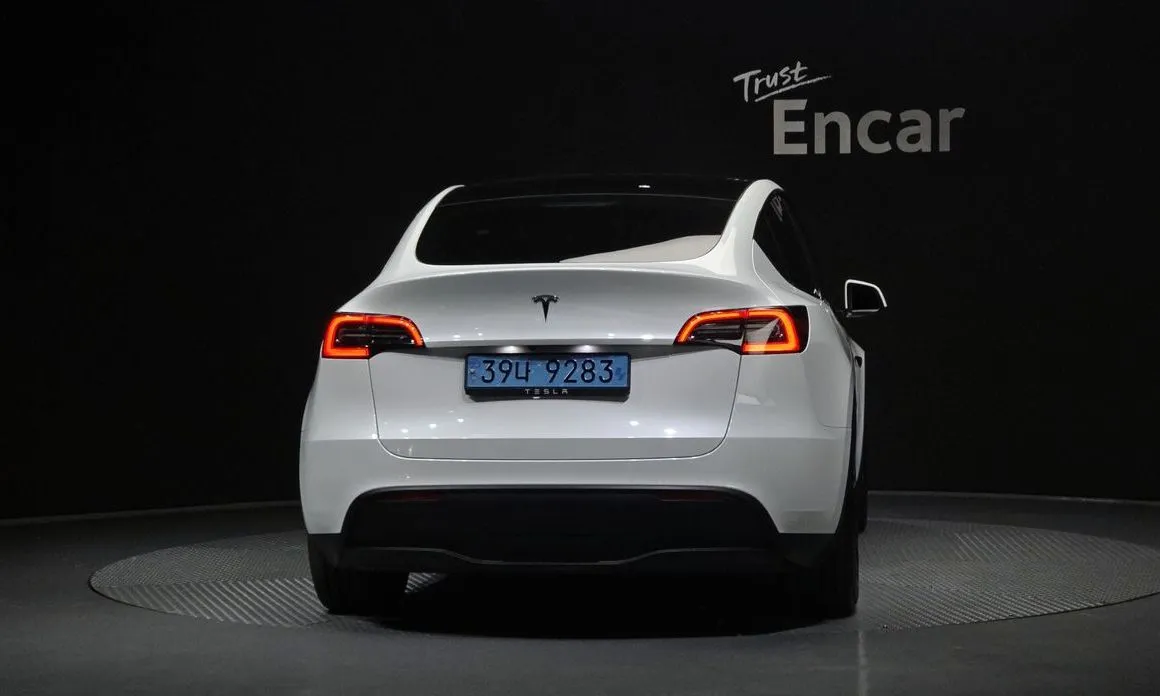 Tesla Model Y — фото 5