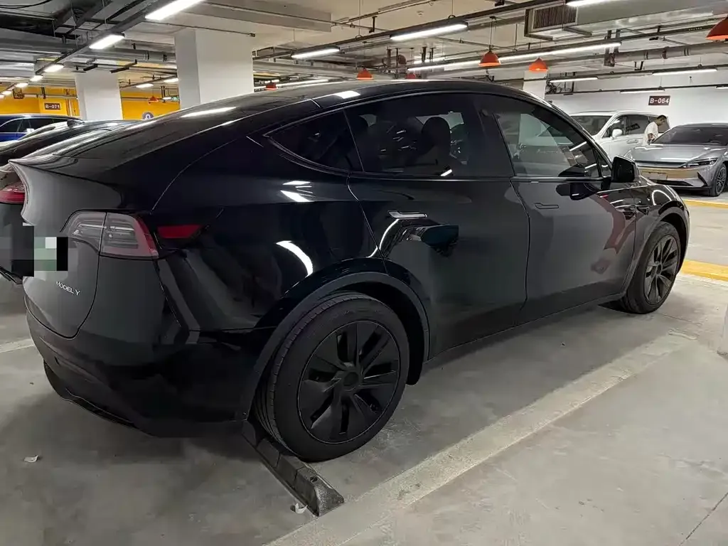 Tesla Model Y — фото 7